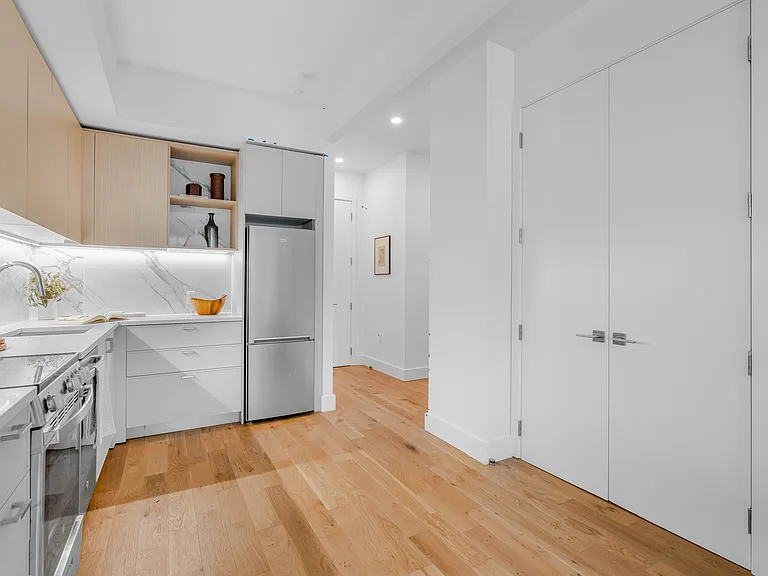 38-27 32nd St #715 — Photo 5