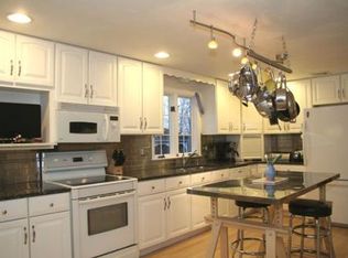 85 Tipperary Dr, Northbridge, MA 01534