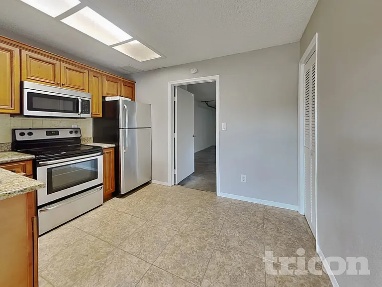 1009 Jamaica Way — Photo 7