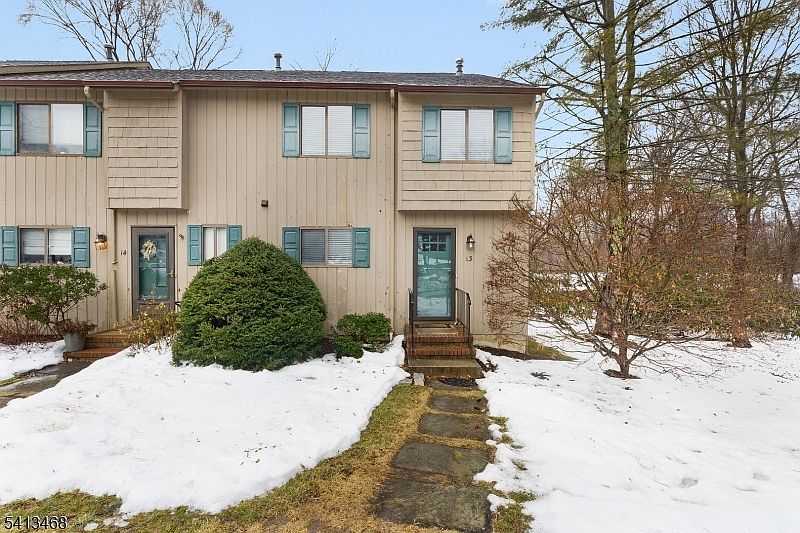 1st image of 13 Chestnut Ct