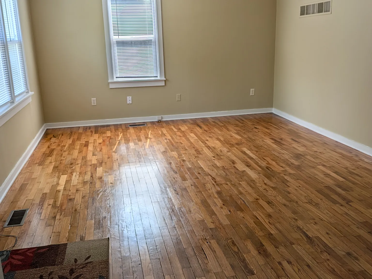 2 bed, 735 sqft, $1,400 — Photo 2