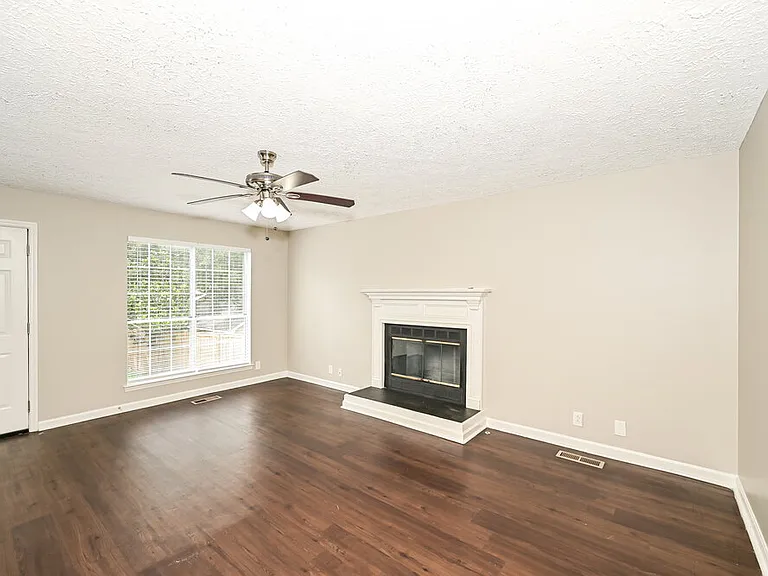 6005 Bradford Hills Dr — Photo 4