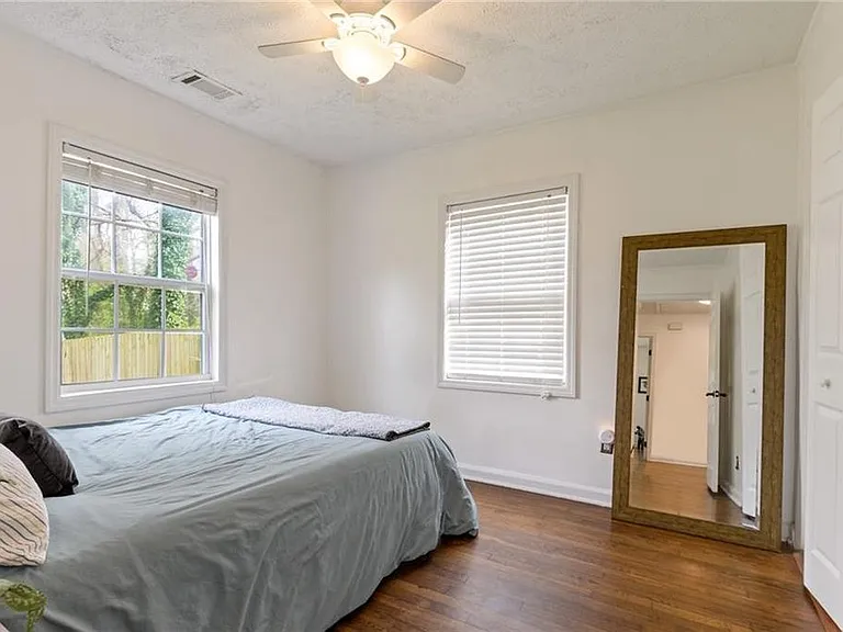 2234 Brunswick Ave — Photo 17