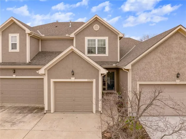 22707 W 73rd St, Shawnee, KS 66227