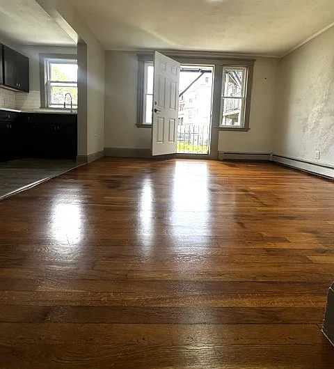 2 bed, 699 sqft, $1,975 — Photo 4
