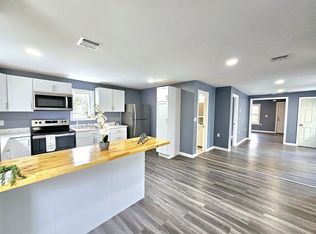 9 Wellington St, Webster, MA 01570