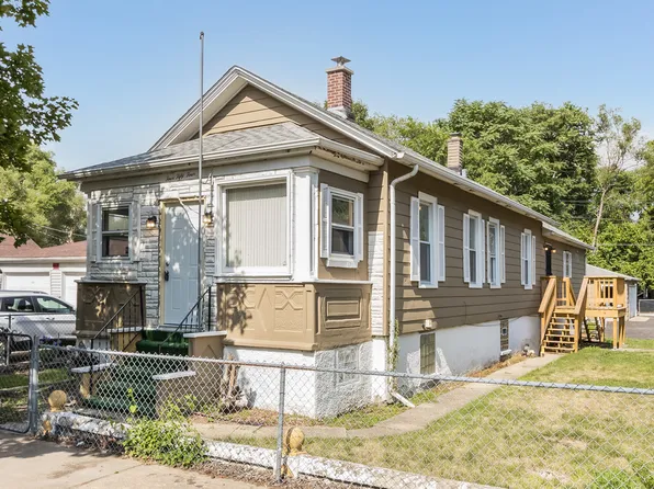 454 S Desplaines St, Joliet, IL 60436