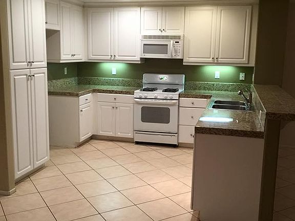 5th image of 25596 Mountain Glen Cir