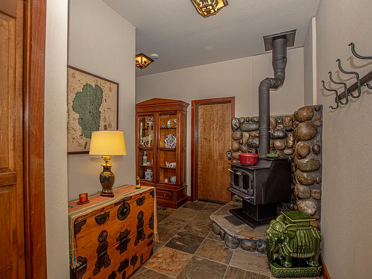 725 Balsam Ln — Photo 5