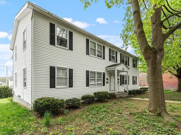 82 West St #82, Holyoke, MA 01040