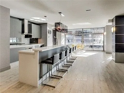 399 Adelaide St W #Penthouse 1008 — Photo 16