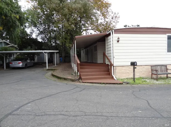 6 Larkspur Place, Santa Rosa, CA 95409