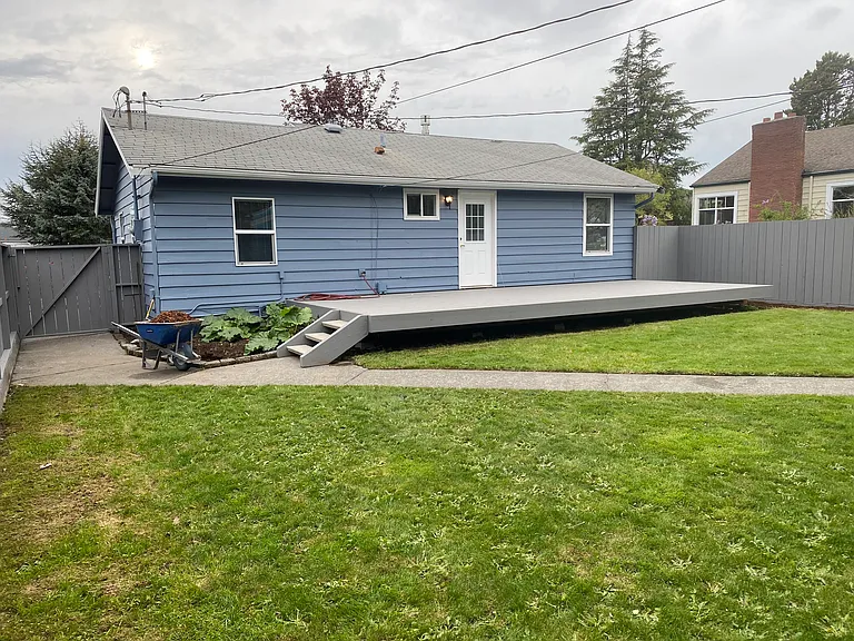 2510 Iron St — Photo 16