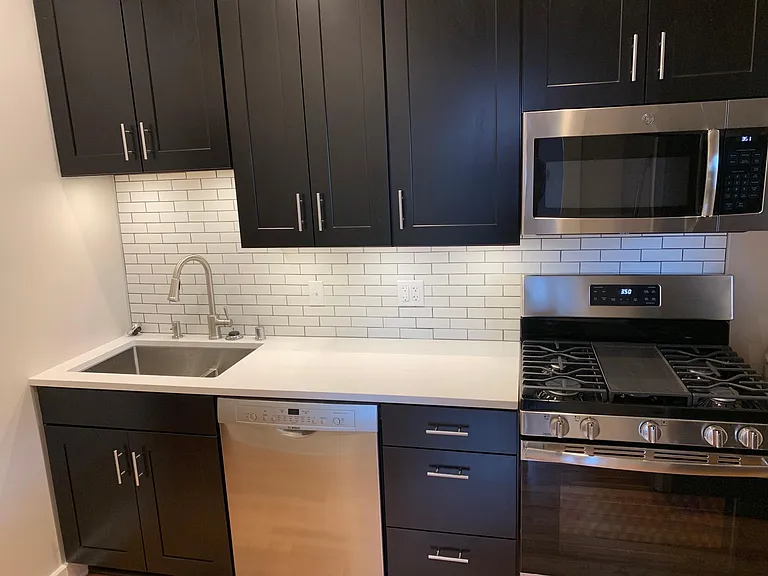 3337 Hennepin Ave — Photo 4