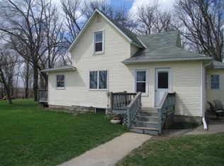 32329 85th St, Blue Earth, MN 56013