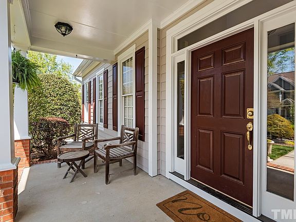 5th image of 308 Rossburn Way