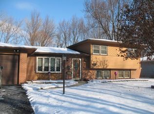 2606 Ravinia Ln, Woodridge, IL 60517