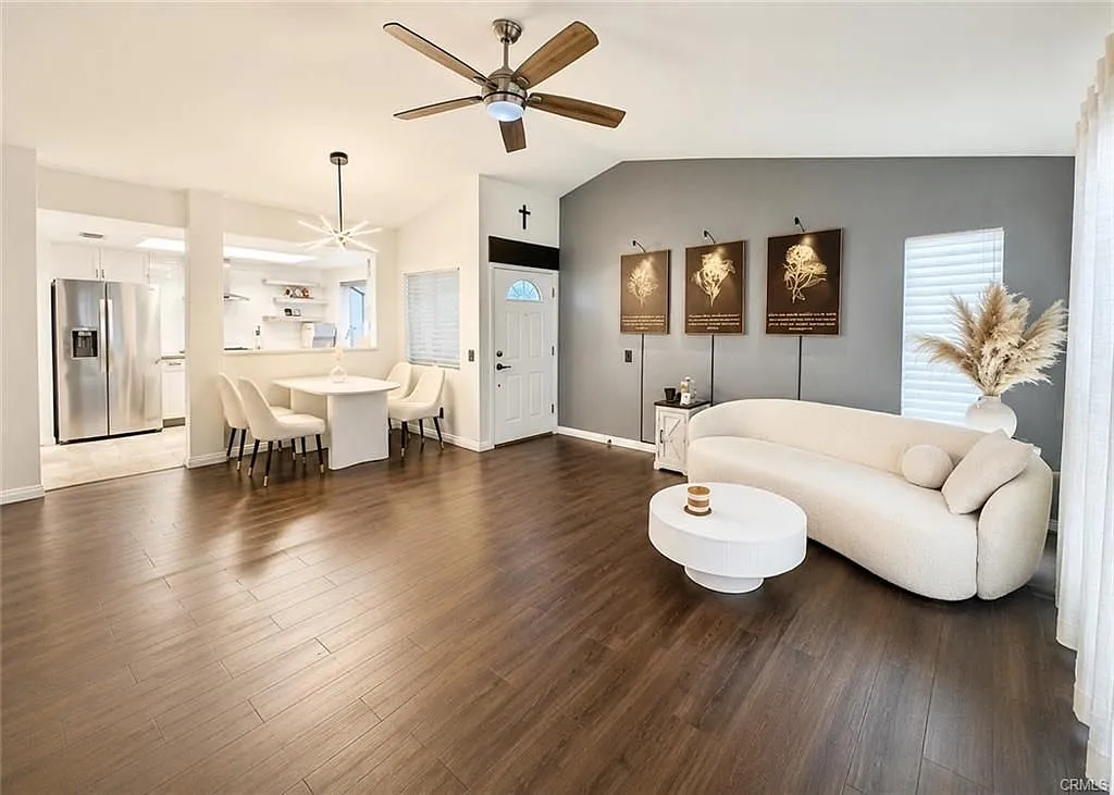 2 bed, 2.0 bath, 1063 sqft, $3,500 — Photo 3
