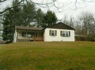 102 Poplar Dr, Elkview, WV 25071