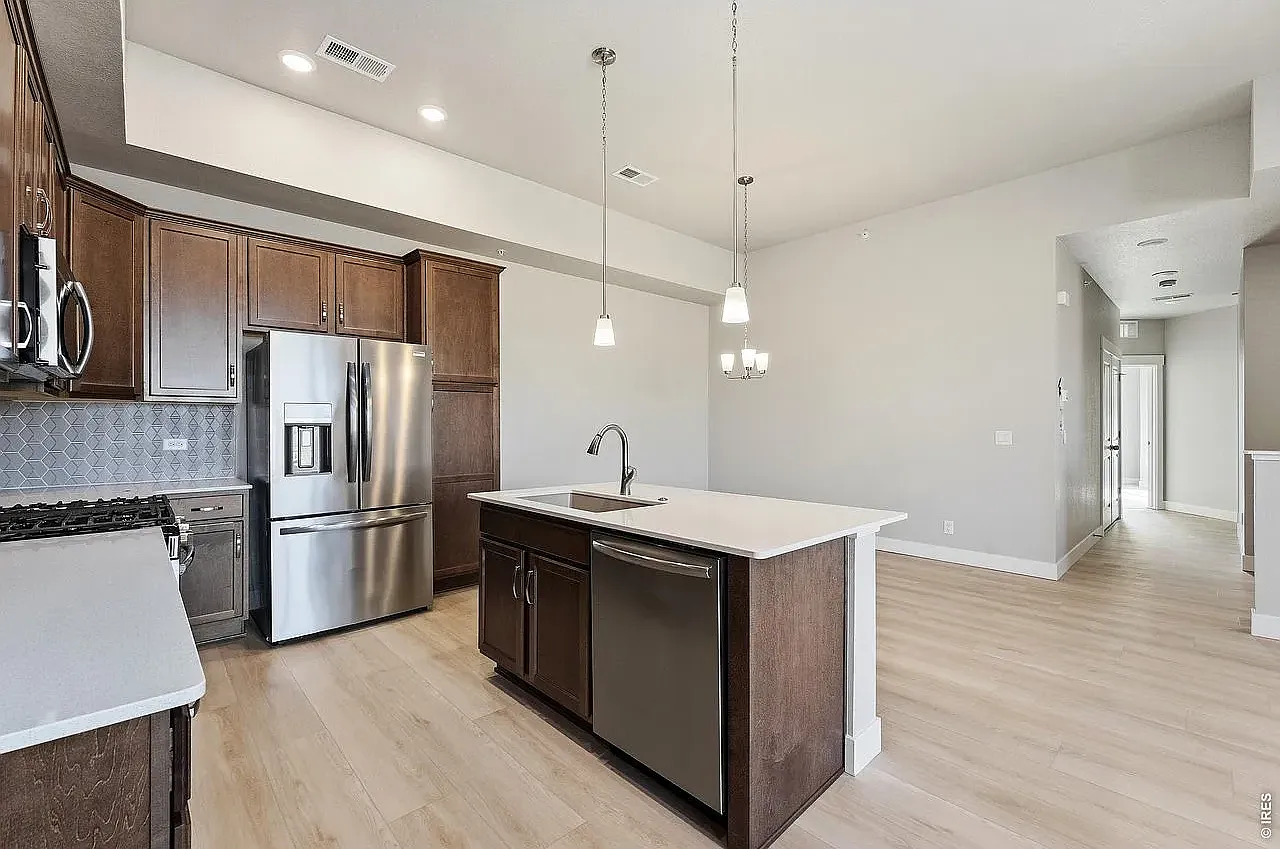 3 bed, 1581 sqft, $2,795 — Photo 3