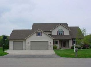 134 Schramm Rd, Neenah, WI 54956