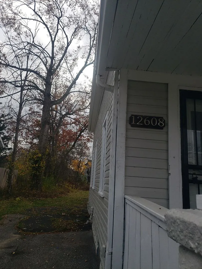 Charming 4-Bedroom Property in Prime Location — Photo 3