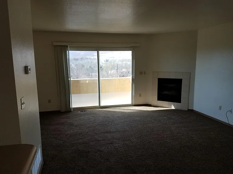 2534 W Pikes Peak Ave — Photo 8