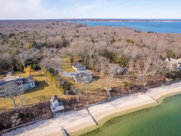 2240 Paradise Point Rd, Southold, NY 11971