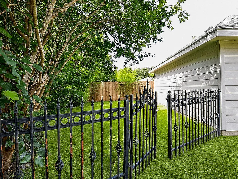 2607 Grand Plantation Ct — Photo 48