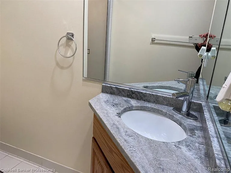 885 N Old Woodward Ave #15 — Photo 25