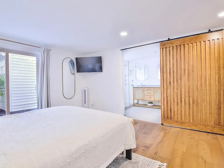 2249 Grove St — Photo 7