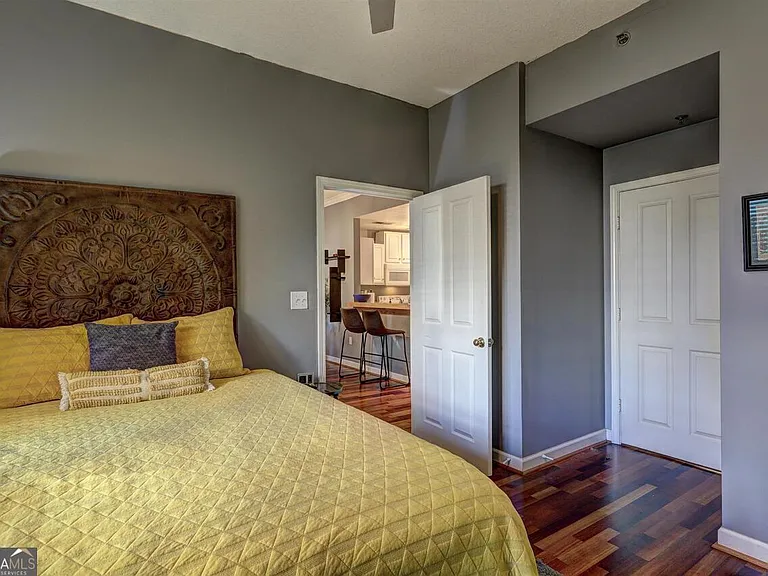 1101 Juniper St NE #106 — Photo 8
