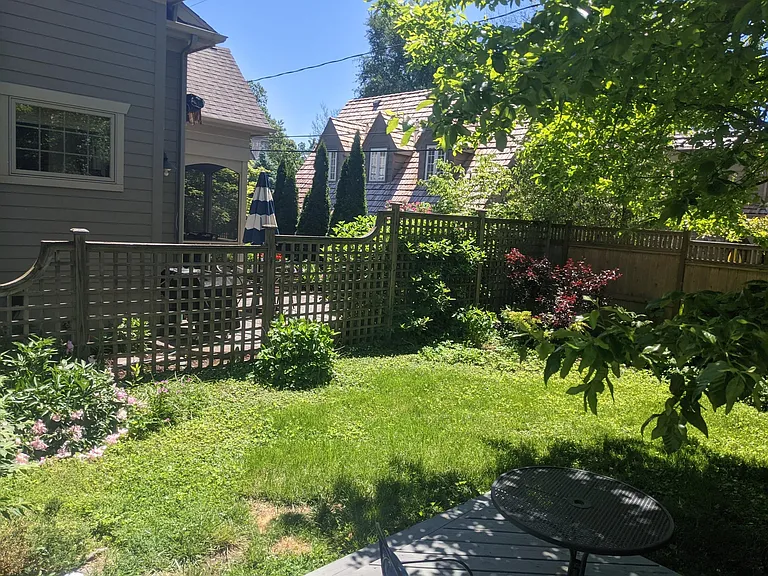 1115 W Charles St — Photo 3