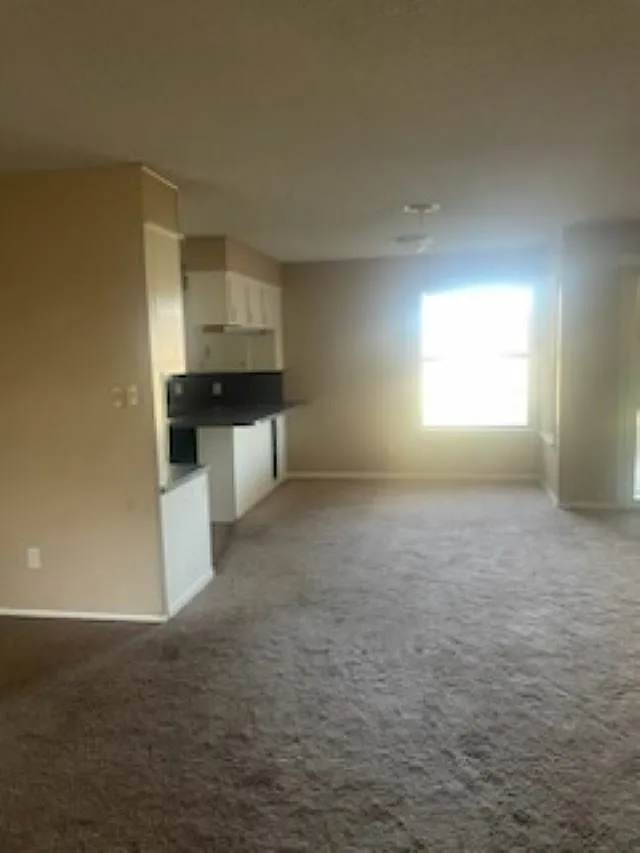3 bed, 1776 sqft, $1,625 — Photo 4