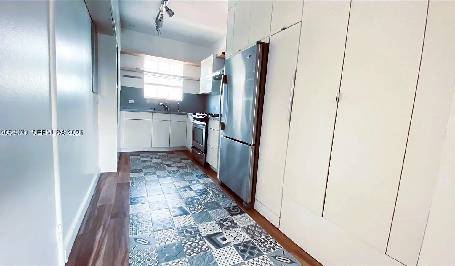 Bay View Condo — Photo 3