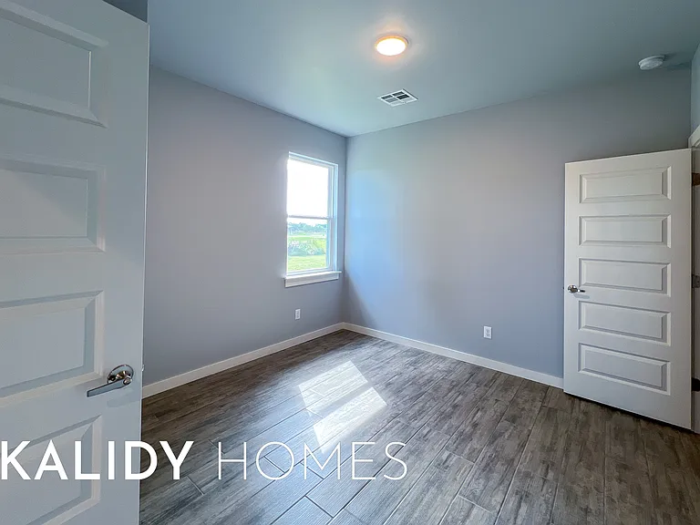12624 E Hefner Rd — Photo 24