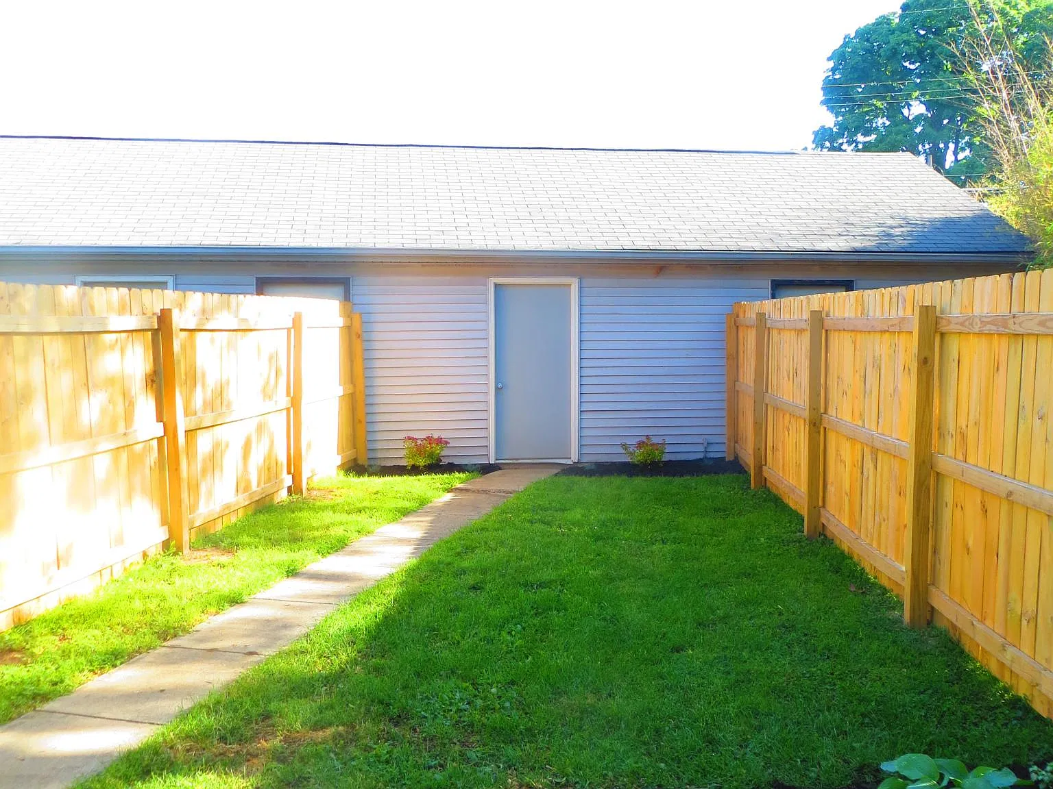 2 bed, 1.5 bath, 968 sqft, $1,695 — Photo 3