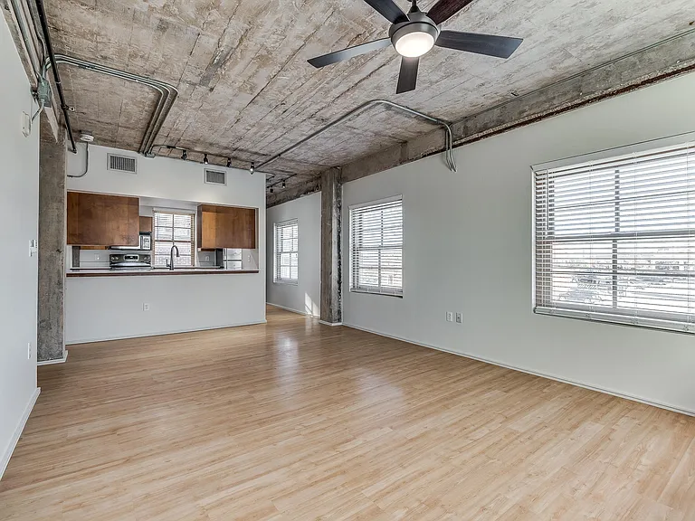 1209 N Harvey Ave #303 — Photo 14