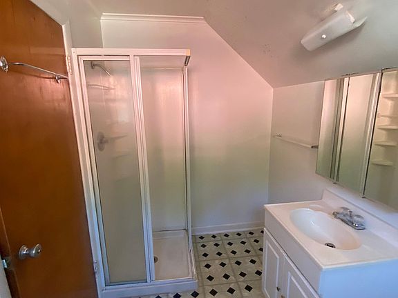 4th image of 1183 1st St #2