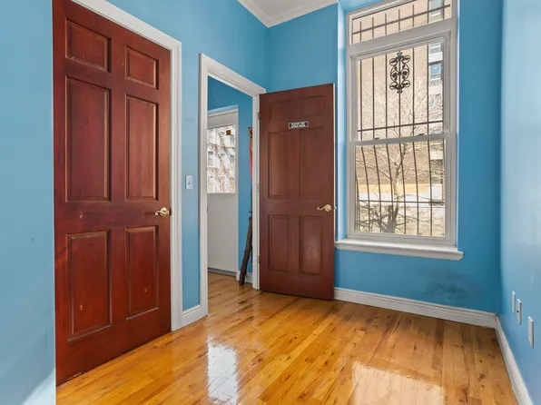 275 West 132nd Street image 4 of 13