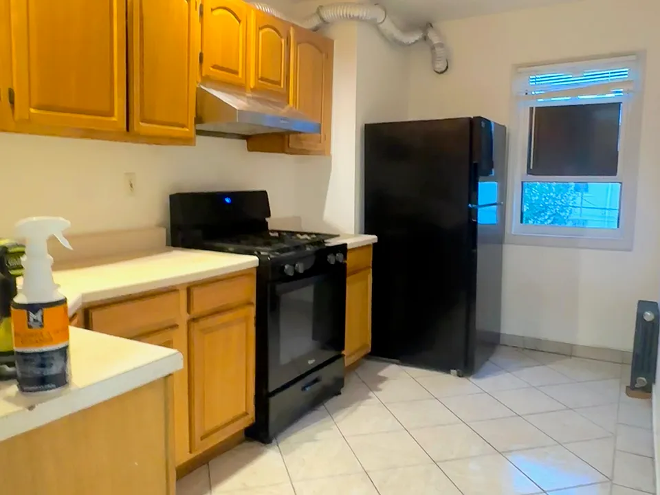 261 Van Sicklen St #2