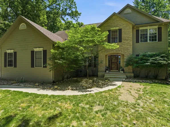 50905 Persimmon Dr, South Bend, IN 46628