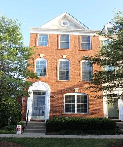 42772 Hollingsworth Ter — Photo 1