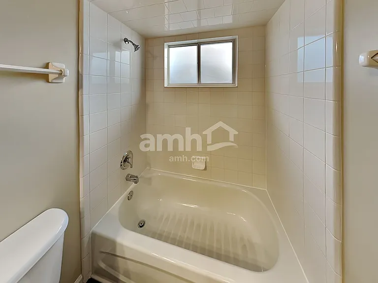 807 Hickory Knolls Dr — Photo 15