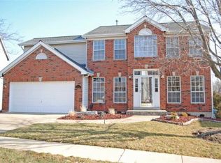 322 Ridge Oak Ct, Ballwin, MO 63021
