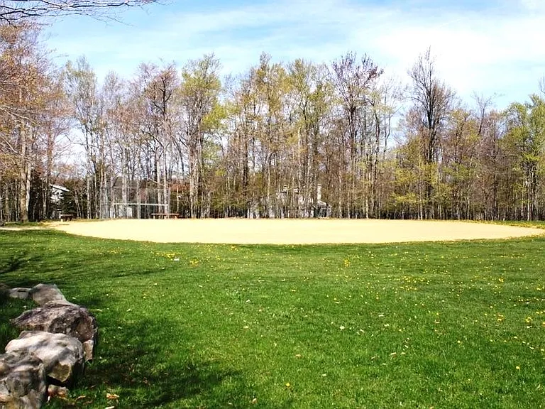 1140 Country Place Dr — Photo 32
