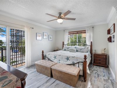 8900 Collins Ave APT 304, Surfside, FL, 33154