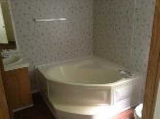 2nd image of 304 Bishop Dr