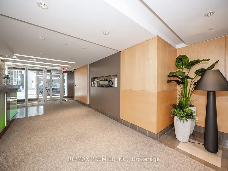 220 Victoria St #705 — Photo 27