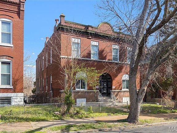 2nd image of 3135-3137 Chippewa St